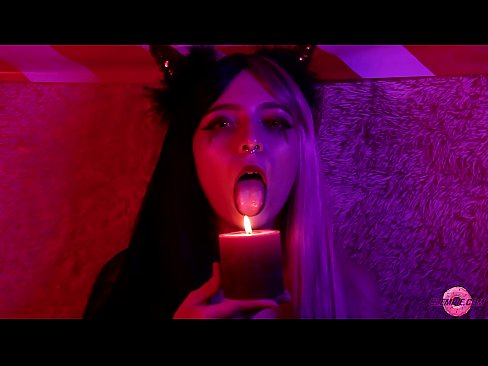 ❤️ Μια παθιασμένη πίπα από ένα σέξι Succubus με ένα σπέρμα στο στόμα της. ❤️❌ Γαμημένο βίντεο ❌❤